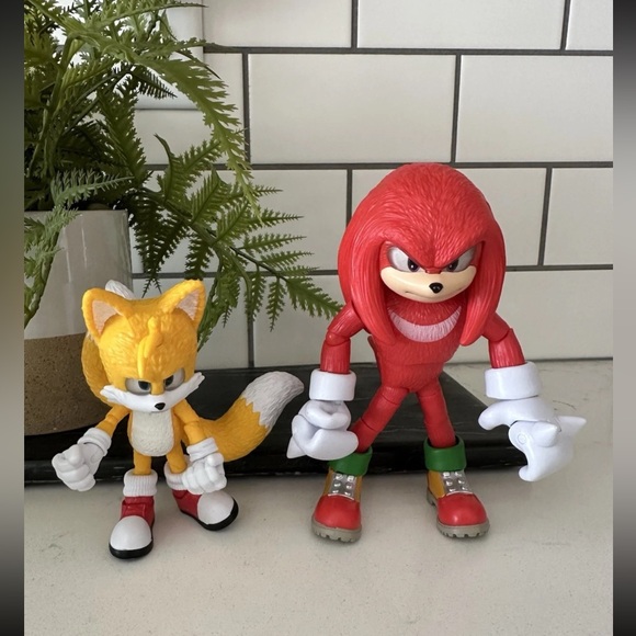Sonic the Hedgehog 3 Action Figures Knuckles  & Tales, lot of two - Picture 1 of 11
